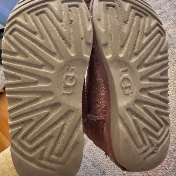 Pink sparkle Ugg boot - Picture 4 of 4